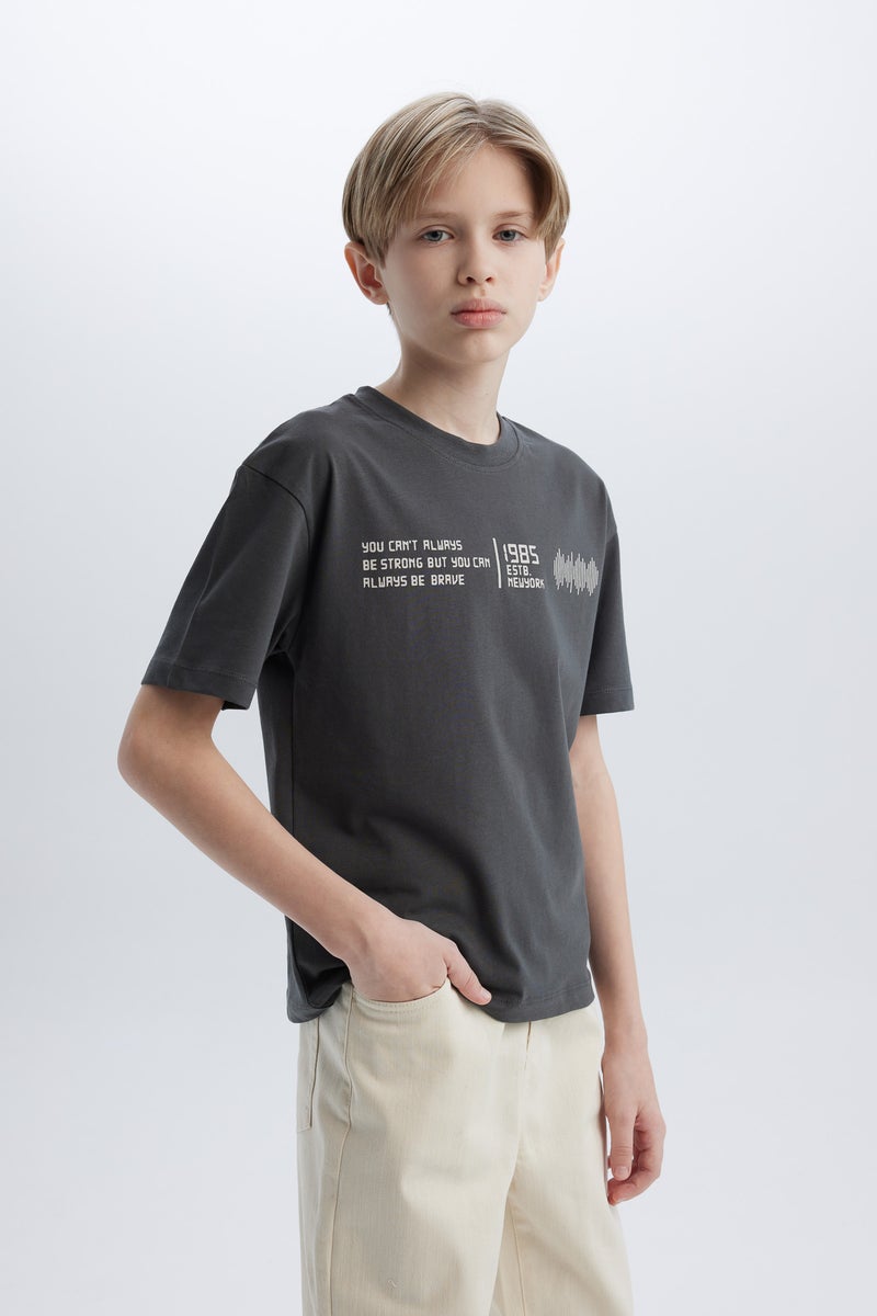 ديفاكتو تيشيرت اولادي نص كم اوفر سايز برقبة مستديرة - Image 4